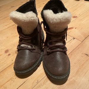 Brown brand new sorel winter boots size women’s 6